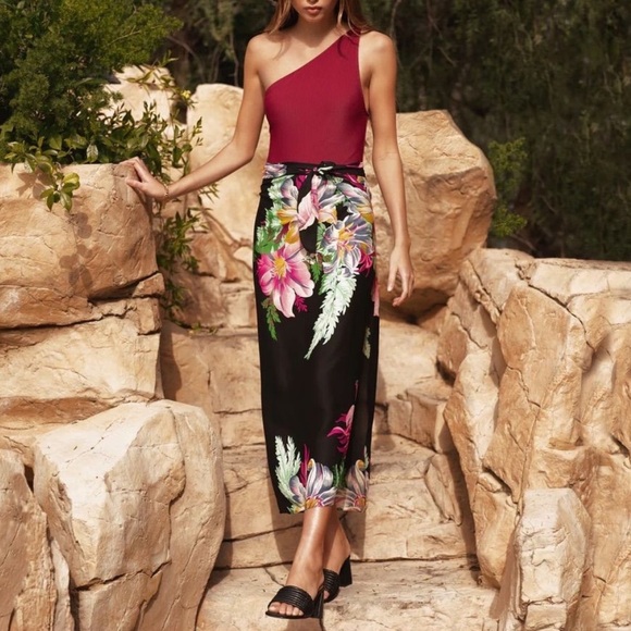 Walter Baker Corsica sarong in Magnolia - Picture 2 of 8